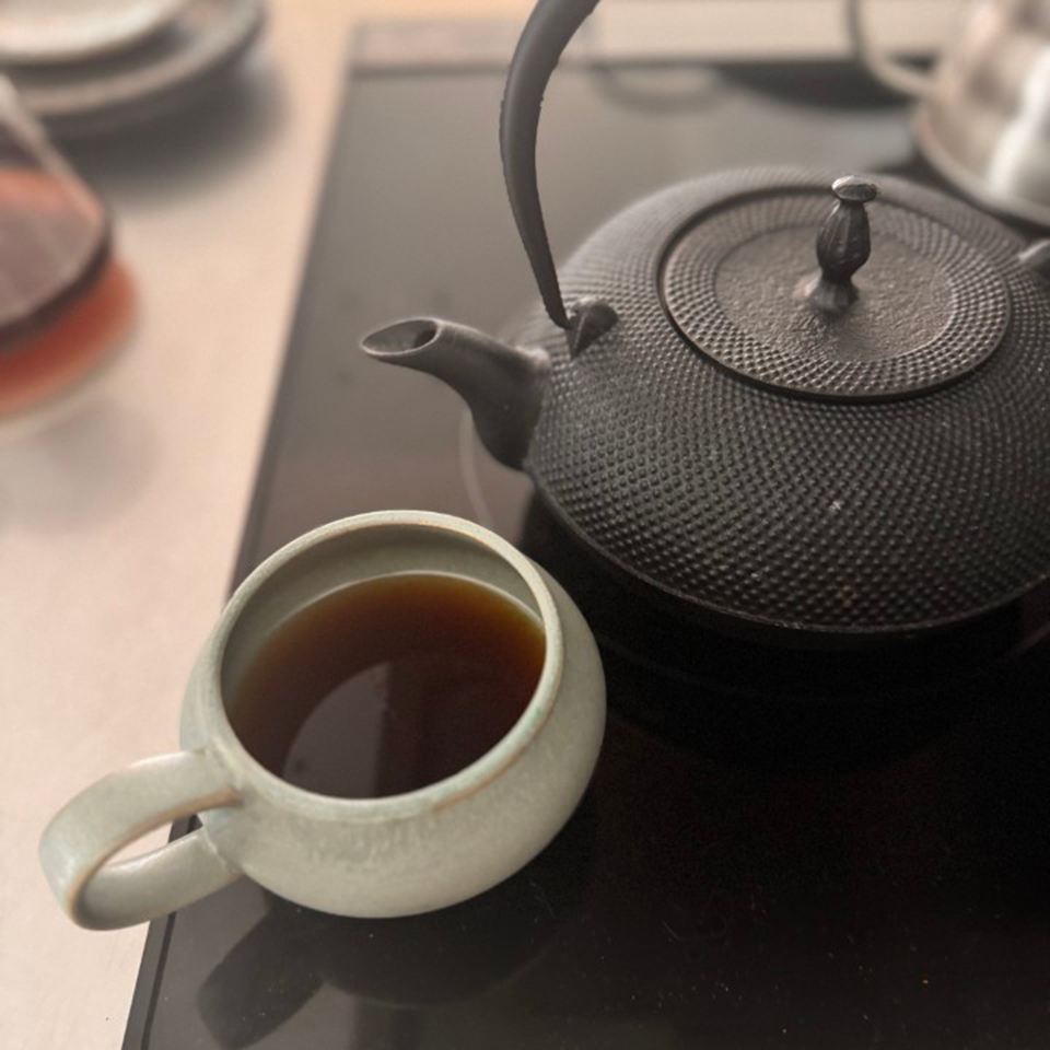 香りを閉じ込めるためのコーヒーカップ